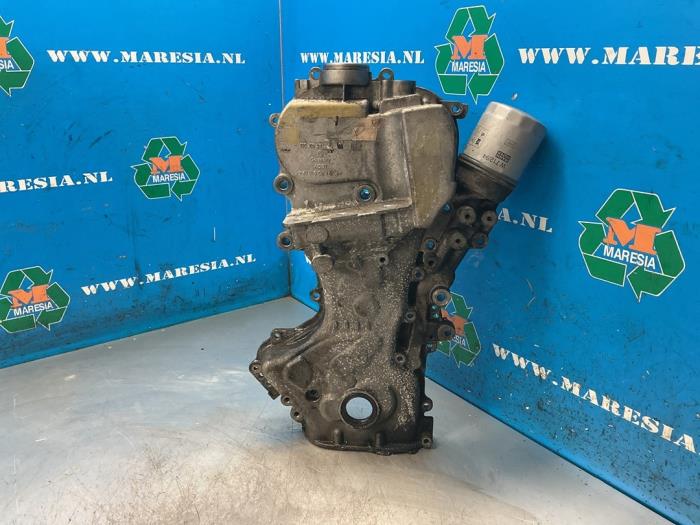 Usagé Couvercle de distribution Audi A1 Sportback (8XA/8XF) 1.4 TFSI 16V 122 Prix € 105,00 Règlement à la marge proposé par Maresia Auto Recycling B.V.