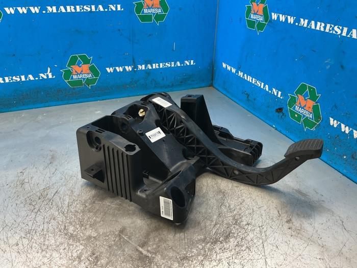 Używane Pedal hamulca Fiat Ducato (250) 2.3 D 130 Multijet Cena € 78,75 Procedura marży oferowane przez Maresia Auto Recycling B.V.