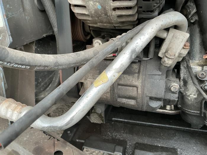 Używane Pompa klimatyzacji Opel Vivaro 2.0 CDTI Cena € 105,00 Procedura marży oferowane przez Maresia Auto Recycling B.V.