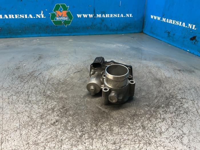 Gebrauchte Drosselklappengehäuse Ford Focus 3 Wagon 1.0 Ti-VCT EcoBoost 12V 125 Preis € 47,25 Margenregelung angeboten von Maresia Auto Recycling B.V.