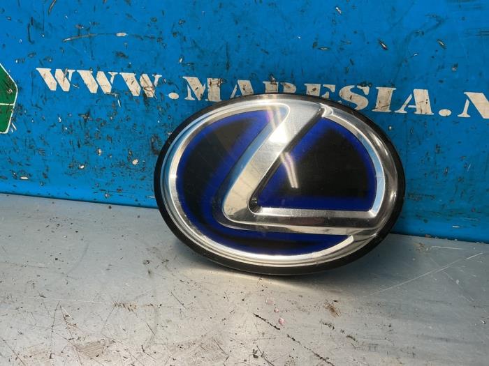 Używane Emblemat Lexus RX (L1) 450h V6 24V VVT-i 4x4 Cena € 105,00 Procedura marży oferowane przez Maresia Auto Recycling B.V.