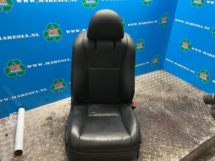 Używane Fotel prawy Lexus LS (F4) 600h 5.0 32V VVT-i Cena € 236,25 Procedura marży oferowane przez Maresia Auto Recycling B.V.
