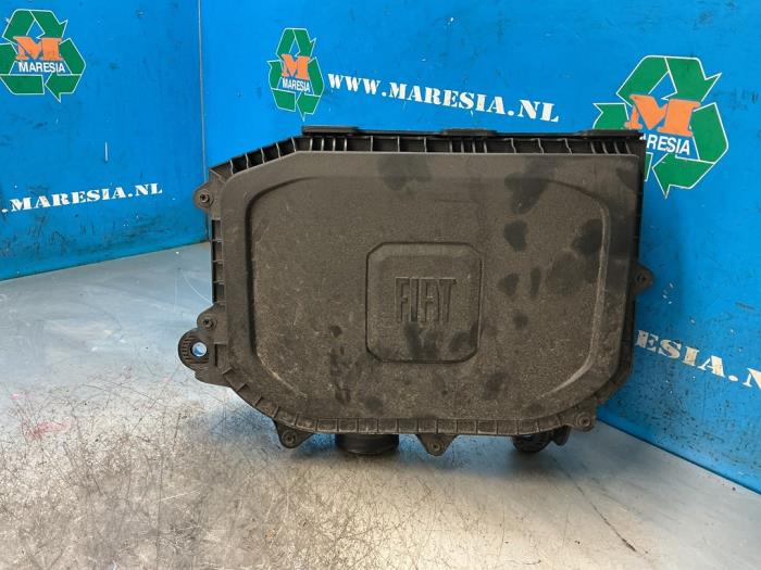Begagnade Luftfilterhus Fiat Panda (312) 1.0 Hybrid Pris € 68,25 Marginaltabell erbjuds av Maresia Auto Recycling B.V.