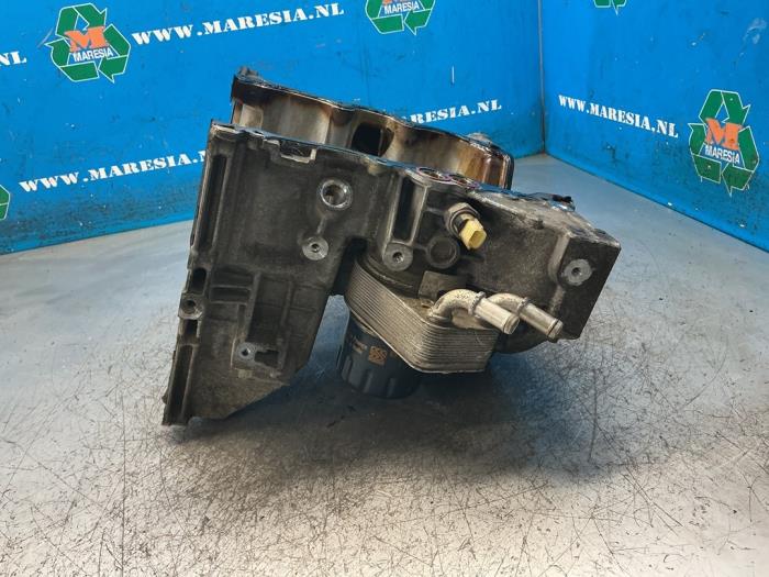 Used Sump Renault Twingo III (AH) 1.0 SCe 75 12V Price € 94,50 Margin scheme offered by Maresia Auto Recycling B.V.