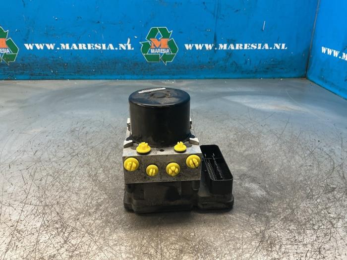 Used ABS pump Ford C-Max (DXA) 1.6 Ti-VCT 16V Price € 105,00 Margin scheme offered by Maresia Auto Recycling B.V.