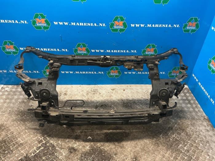 Begagnade Front Hyundai Santa Fe II (CM) 2.2 CRDi 16V 4x2 Pris € 157,50 Marginaltabell erbjuds av Maresia Auto Recycling B.V.