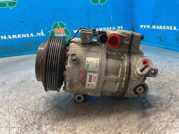 Usagé Pompe clim Hyundai Santa Fe II (CM) 2.2 CRDi 16V 4x2 Prix € 99,75 Règlement à la marge proposé par Maresia Auto Recycling B.V.