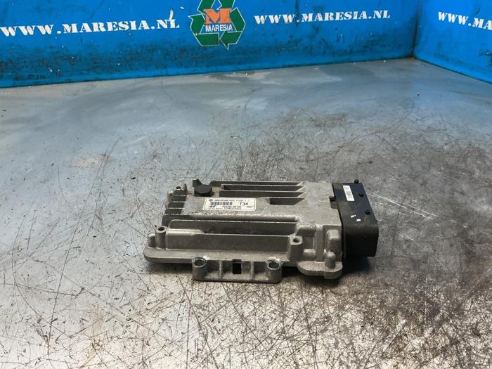 Used Automatic gearbox computer Hyundai Santa Fe II (CM) 2.2 CRDi 16V 4x2 Price € 157,50 Margin scheme offered by Maresia Auto Recycling B.V.