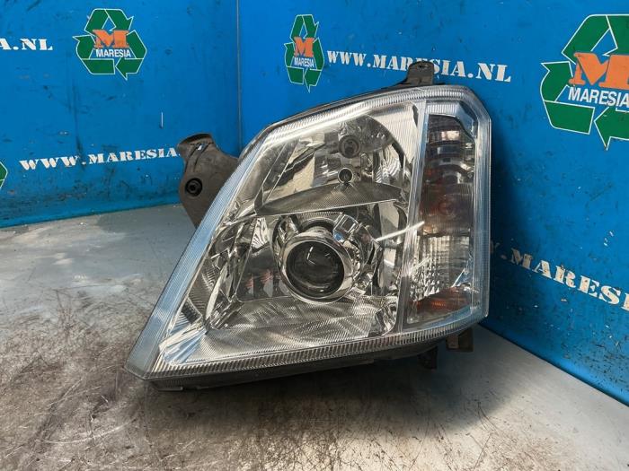 Używane Reflektor lewy Opel Meriva (A) 1.6 16V Cena € 105,00 Procedura marży oferowane przez Maresia Auto Recycling B.V.