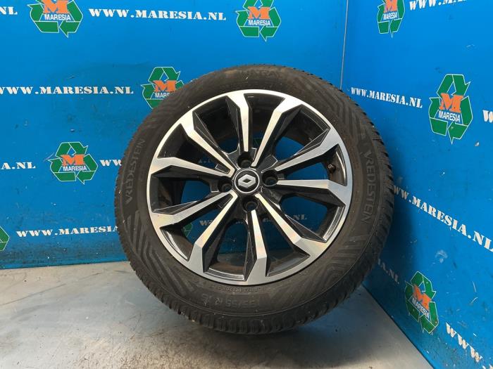 Begagnade Hjul + vinterdäck Renault Clio V (RJAB) 1.6 E-Tech 145 16V Pris € 157,50 Marginaltabell erbjuds av Maresia Auto Recycling B.V.