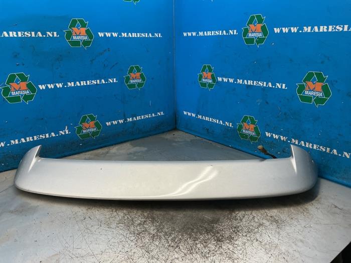 Używane Spojler Suzuki Swift (ZA/ZC/ZD) 1.2 16V Cena € 105,00 Procedura marży oferowane przez Maresia Auto Recycling B.V.