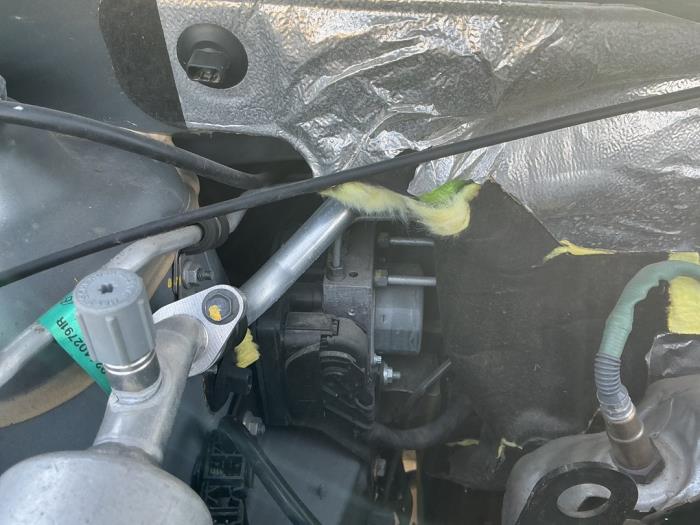 Gebrauchte ABS Pumpe Dacia Sandero II 0.9 TCE 12V Preis € 157,50 Margenregelung angeboten von Maresia Auto Recycling B.V.