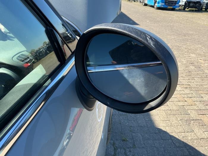 Używane Lusterko zewnetrzne prawe Mini Mini (F56) 1.5 12V One D Cena € 78,75 Procedura marży oferowane przez Maresia Auto Recycling B.V.