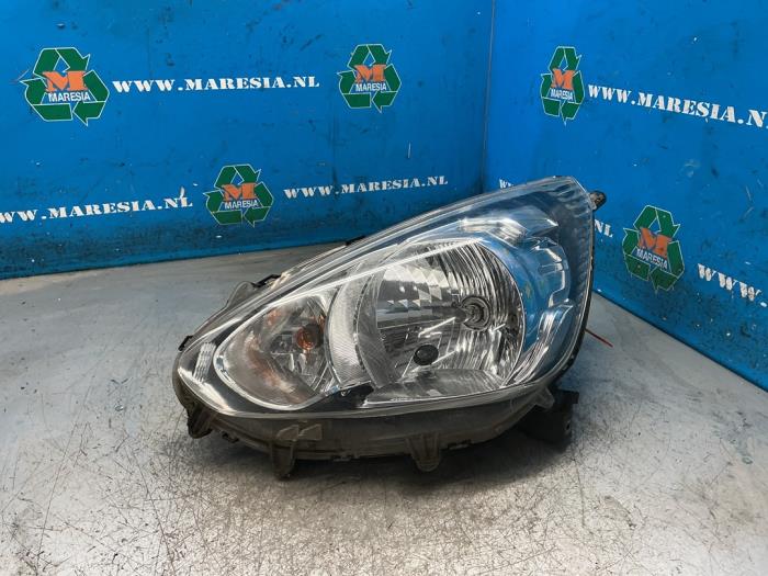 Używane Reflektor lewy Mitsubishi Space Star (A0) 1.0 12V Cena € 157,50 Procedura marży oferowane przez Maresia Auto Recycling B.V.
