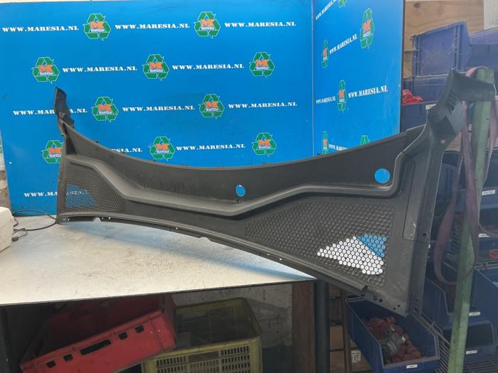 Używane Parawan BYD Seal U Design, Limited Edition 87 kWh Cena € 178,50 Procedura marży oferowane przez Maresia Auto Recycling B.V.