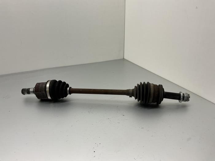 Gebrauchte Antriebswelle links vorne Hyundai i20 1.2i 16V Preis € 52,50 Margenregelung angeboten von Maresia Auto Recycling B.V.