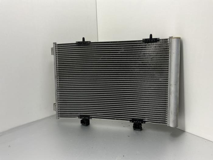 Usagé Radiateur clim Opel Crossland (X) 1.2 Turbo 12V Prix € 73,50 Règlement à la marge proposé par Maresia Auto Recycling B.V.