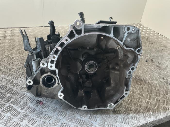 Usagé Boîte de vitesse Nissan Note (E12) 1.2 68 Prix € 420,00 Règlement à la marge proposé par Maresia Auto Recycling B.V.