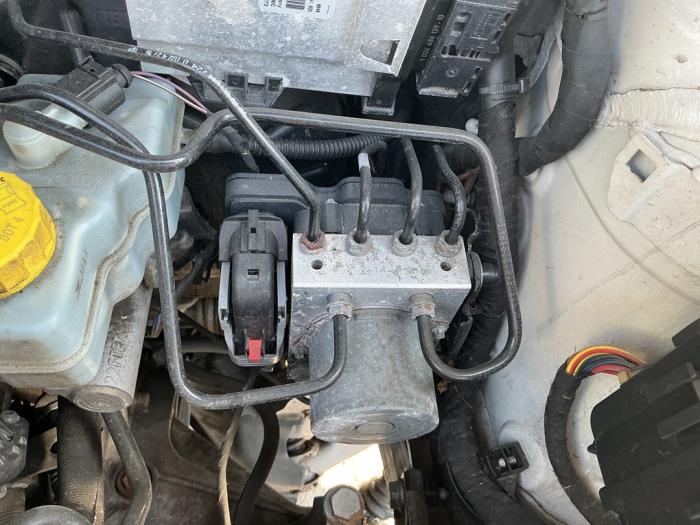 Used ABS pump Seat Ibiza ST (6J8) 1.0 EcoTSI 12V Price € 105,00 Margin scheme offered by Maresia Auto Recycling B.V.