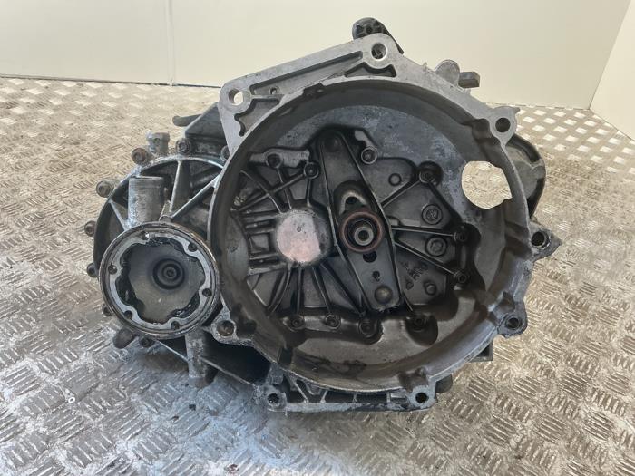 Usagé Boîte de vitesse Volkswagen Caddy III (2KA,2KH,2CA,2CH) 2.0 SDI Prix € 525,00 Règlement à la marge proposé par Maresia Auto Recycling B.V.