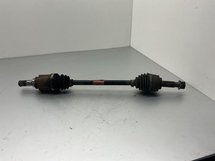 Gebrauchte Antriebswelle links vorne Nissan Note (E12) 1.2 68 Preis € 73,50 Margenregelung angeboten von Maresia Auto Recycling B.V.
