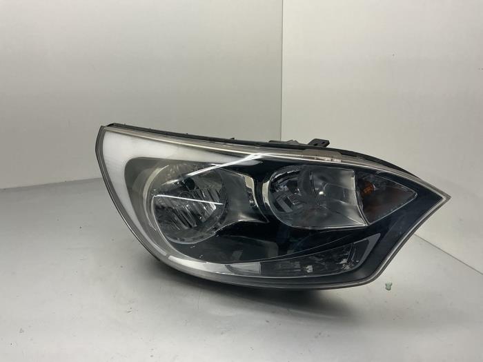 Używane Reflektor prawy Kia Rio III (UB) 1.2 CVVT 16V Cena € 147,00 Procedura marży oferowane przez Maresia Auto Recycling B.V.