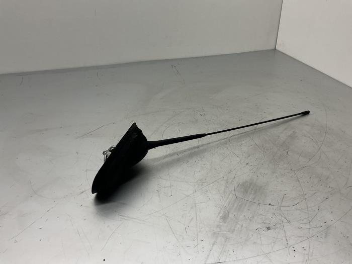 Używane Antena GPS Mercedes Sprinter 3,5t (907.6/910.6) 314 CDI 2.1 D RWD Cena € 36,75 Procedura marży oferowane przez Maresia Auto Recycling B.V.