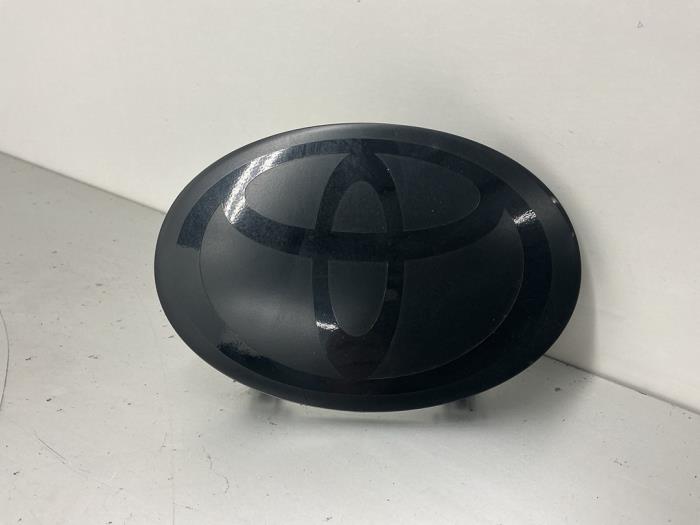 Gebrauchte Emblem Toyota RAV4 (A4) 2.5 Hybrid 16V VVT-i 4x4 Preis auf Anfrage angeboten von Maresia Auto Recycling B.V.