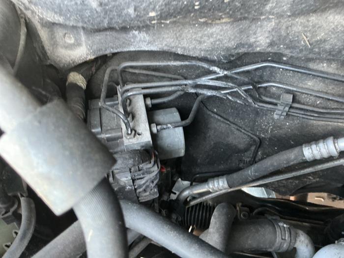 Używane Pompa ABS Skoda Fabia II Combi 1.2 TSI Cena € 105,00 Procedura marży oferowane przez Maresia Auto Recycling B.V.