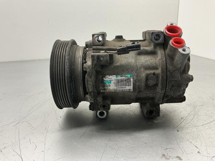 Usagé Pompe clim Nissan Qashqai (J10) 1.5 dCi DPF Prix € 157,50 Règlement à la marge proposé par Maresia Auto Recycling B.V.