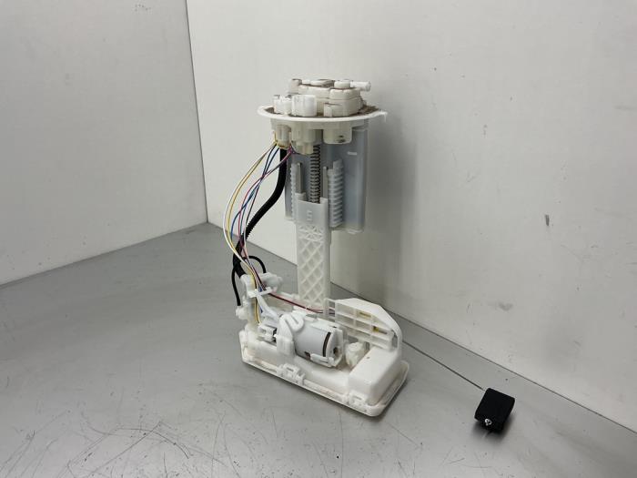 Usagé Pompe carburant électrique Toyota Yaris Cross (PB1/PJ1) 1.5 12V Hybrid 115 Prix € 105,00 Règlement à la marge proposé par Maresia Auto Recycling B.V.