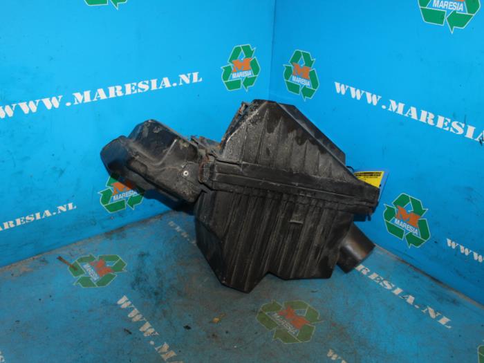 Begagnade Luftfilterhus Nissan Almera Tino (V10M) 1.8 16V Pris € 36,75 Marginaltabell erbjuds av Maresia Auto Recycling B.V.
