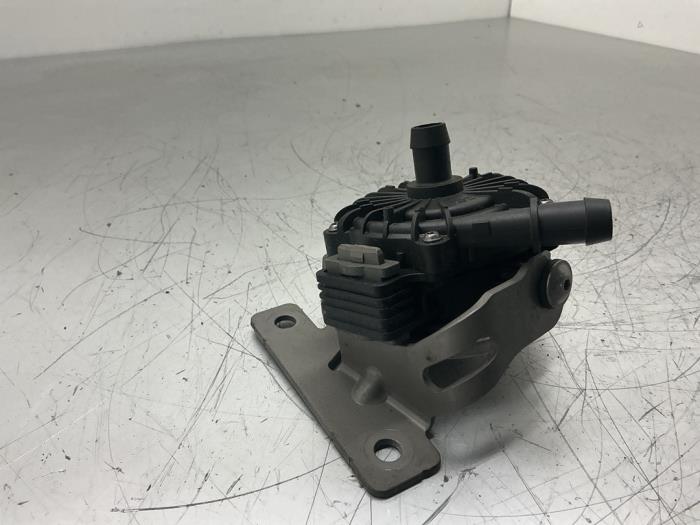 Begagnade Extra vattenpump Hyundai Tucson (NX) 1.6 T-GDI HEV Pris € 141,75 Marginaltabell erbjuds av Maresia Auto Recycling B.V.
