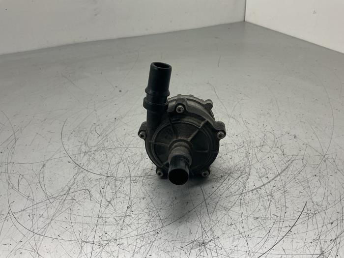 Begagnade Extra vattenpump Hyundai Tucson (NX) 1.6 T-GDI HEV Pris € 141,75 Marginaltabell erbjuds av Maresia Auto Recycling B.V.