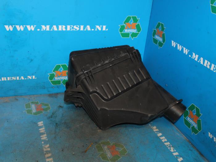 Begagnade Luftfilterhus Chevrolet Tacuma 2.0 16V Pris € 42,00 Marginaltabell erbjuds av Maresia Auto Recycling B.V.