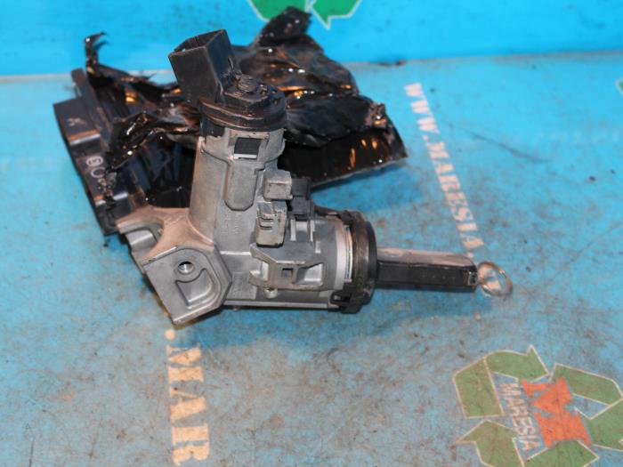 Used Ignition lock + computer Mazda 2 (DE) 1.3 16V S-VT High Power Price € 210,00 Margin scheme offered by Maresia Auto Recycling B.V.