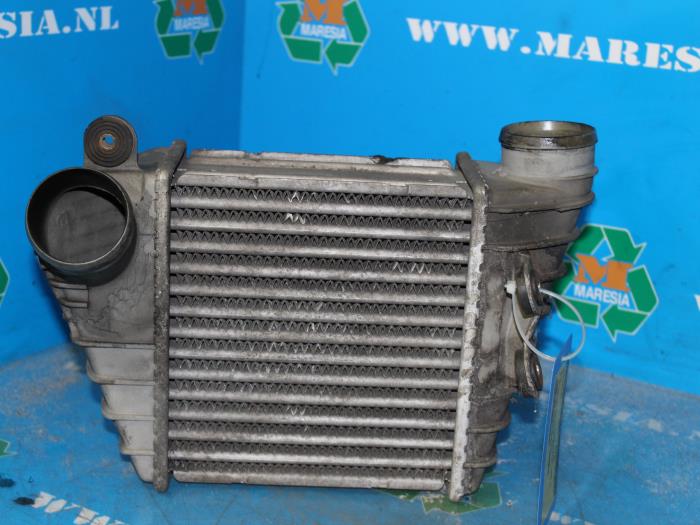 Usagé Intercooler Volkswagen Golf IV (1J1) 1.9 TDI Prix € 73,50 Règlement à la marge proposé par Maresia Auto Recycling B.V.