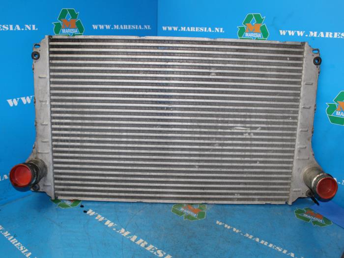Usados Intercooler Toyota Avensis Wagon (T25/B1E) 2.0 16V D-4D-F Precio € 78,75 Norma de margen ofrecido por Maresia Auto Recycling B.V.
