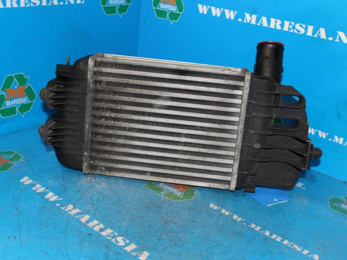 Usados Intercooler Toyota Yaris II (P9) 1.4 D-4D Precio € 183,75 Norma de margen ofrecido por Maresia Auto Recycling B.V.