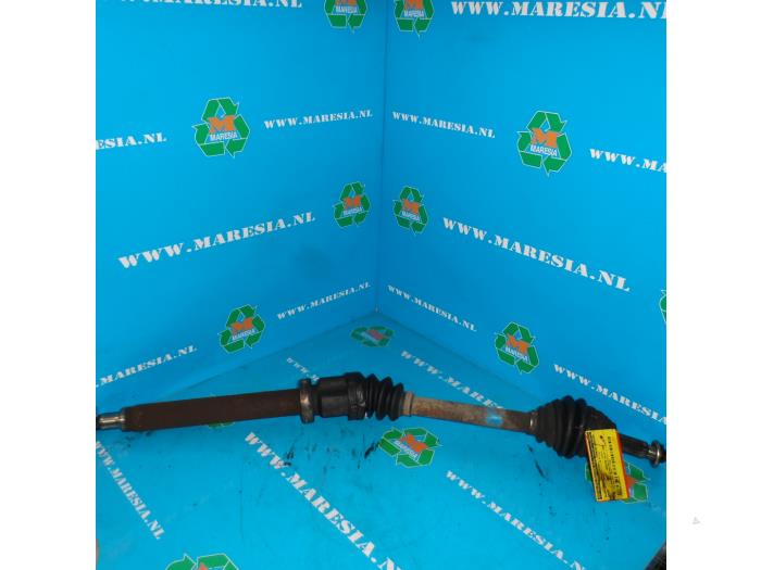 Gebrauchte Antriebswelle rechts vorne Mazda 2 (NB/NC/ND/NE) 1.25 16V Preis € 42,00 Margenregelung angeboten von Maresia Auto Recycling B.V.