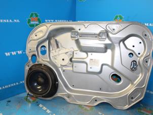 Używane Mechanizm szyby prawej przedniej wersja 4-drzwiowa Ford Focus C-Max 1.6 TDCi 16V Cena € 78,75 Procedura marży oferowane przez Maresia Auto Recycling B.V.