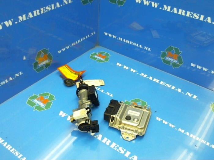 Used Ignition lock + computer Suzuki Splash 1.0 12V Price € 210,00 Margin scheme offered by Maresia Auto Recycling B.V.