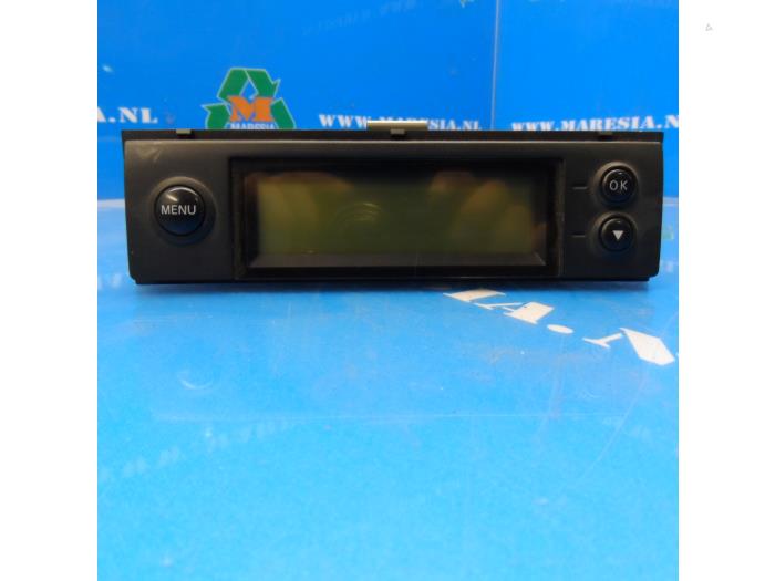 Begagnade Innerdisplay Nissan Micra (K12) 1.2 16V Pris € 26,25 Marginaltabell erbjuds av Maresia Auto Recycling B.V.