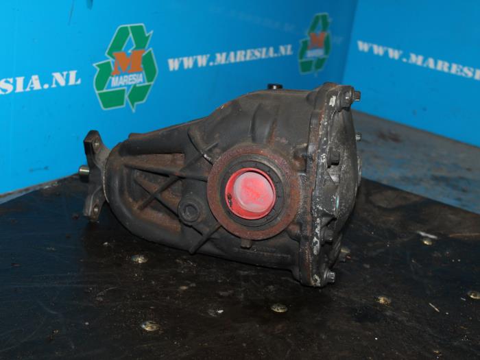 Rear differential from a Mercedes-Benz C Sportcoupé (C203) 1.8 C-200K 16V 2004