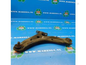 Used Front lower wishbone, left Hyundai Santa Fe I 2.4 16V 4x2 Price € 42,00 Margin scheme offered by Maresia Auto Recycling B.V.