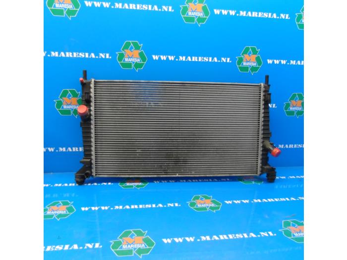 Usagé Radiateur Ford Focus C-Max 1.8 16V Prix € 42,00 Règlement à la marge proposé par Maresia Auto Recycling B.V.