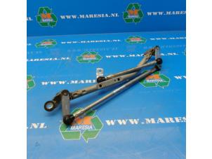 Used Wiper mechanism Chevrolet Spark 1.0 16V Bifuel Price € 52,50 Margin scheme offered by Maresia Auto Recycling B.V.