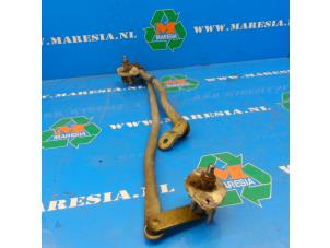 Used Wiper mechanism Saab 9-5 (YS3E) 3.0 t V6 24V Price € 52,50 Margin scheme offered by Maresia Auto Recycling B.V.