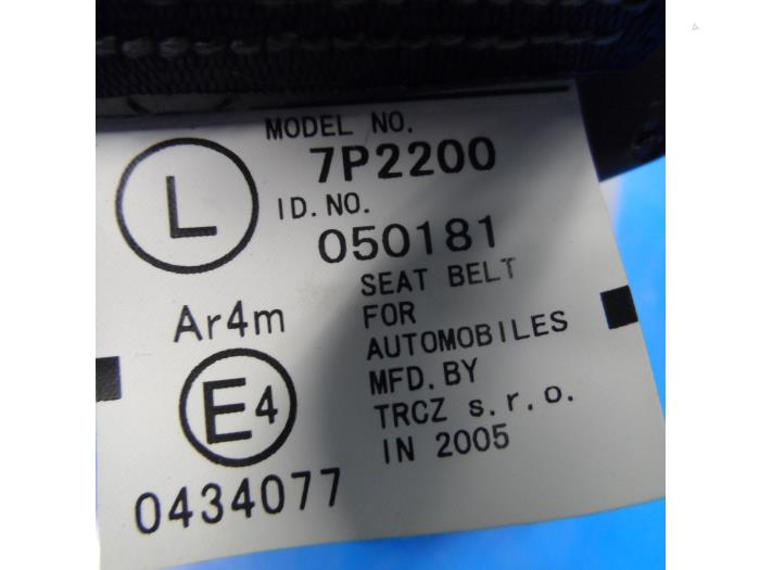 Cinturón de seguridad izquierda detrás de un Toyota Aygo (B10) 1.0 12V VVT-i 2005