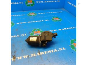 Used Front wiper motor Toyota Avensis Wagon (T25/B1E) 2.0 16V D-4D-F Price € 78,75 Margin scheme offered by Maresia Auto Recycling B.V.